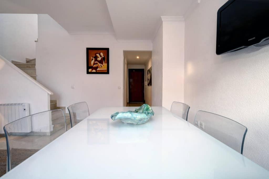 Duplex Con Vistas Al Mar Apartment La Linea de la Concepcion Luaran gambar