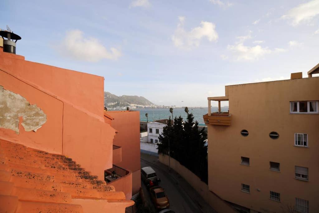Duplex Con Vistas Al Mar Apartment La Linea de la Concepcion Luaran gambar